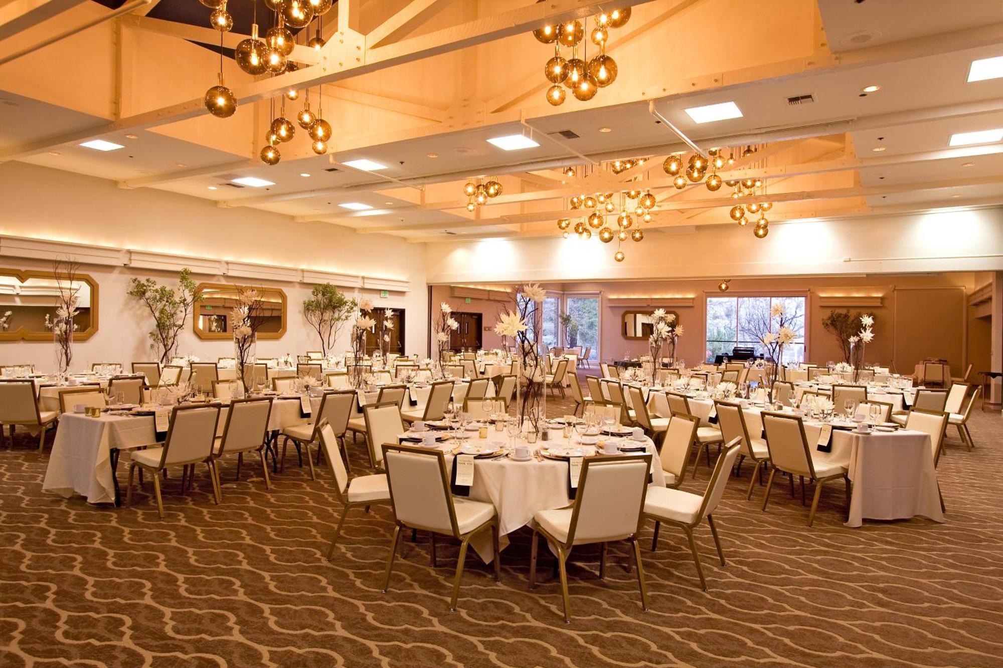 Ashland Hills Hotel & Suites Exterior photo
